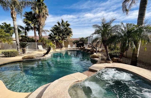 Luxurious Estate, Relaxing, Million-Dollar, Desert Resort Oasis