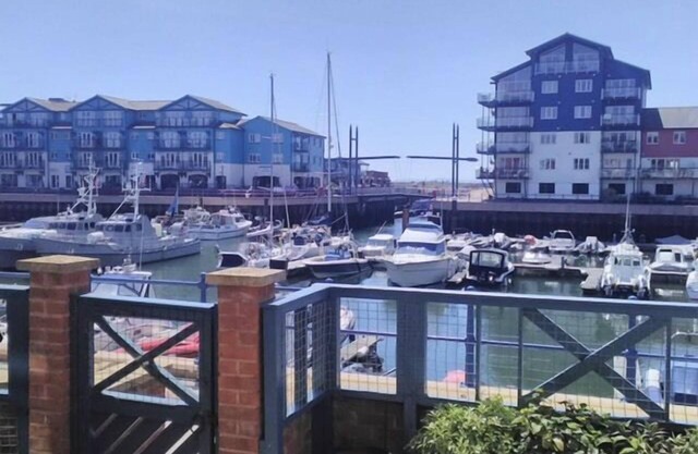 Luxurious Exmouth marina apartment, a few minutes from miles of sandy beach