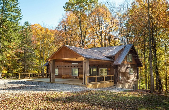 Baughman Park Cabin 2. New build! Luxury! in serene Frazeysburg, Newark area