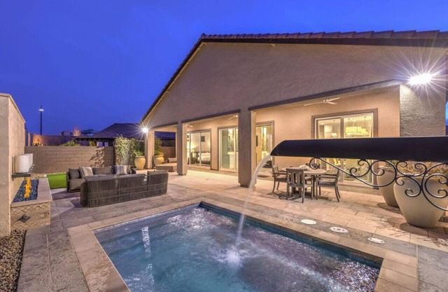 Luxurious Former Model - Pool Villa in Inspirada!