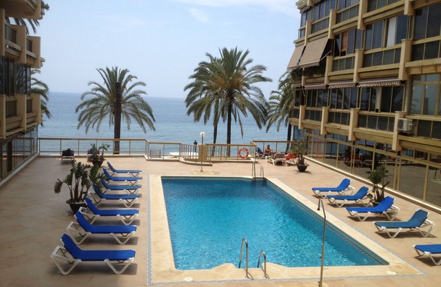 Luxueux Frontline-Beach Marbella-Town Apartment 100m to Orange Square Old City