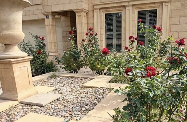 Modern home stylishly decorated - great location for all Barossa’s attractions