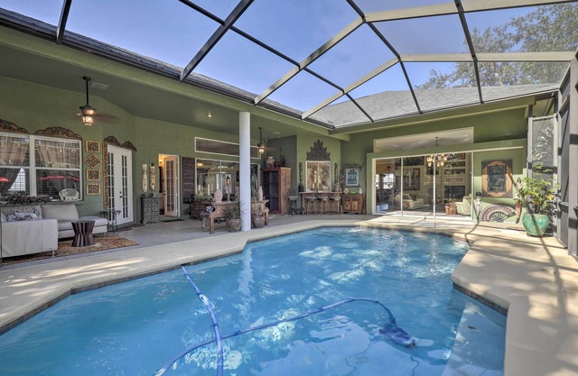 Luxurious Home w / Private Pool & Lanai près de Tampa!