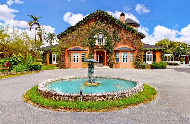 Luxueuse villa italienne dans la région de Redlands, près de Homestead, en Floride
