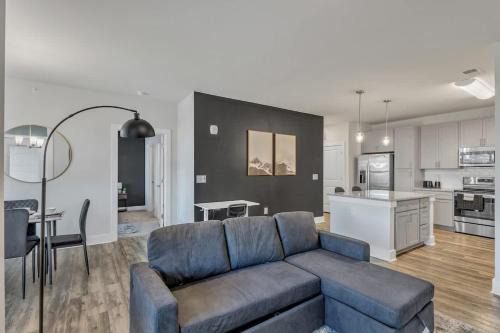 Luxurious King 3BR Suite Mins to Downtown Durham!