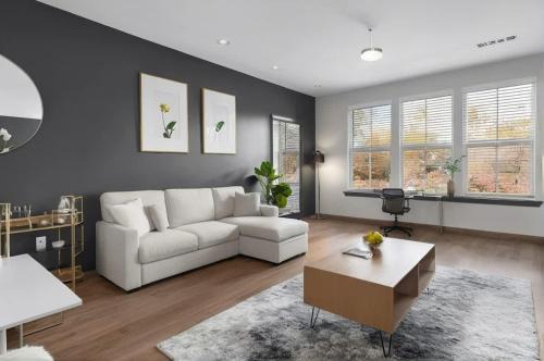 Luxurious King 3BR Suite in North Raleigh!