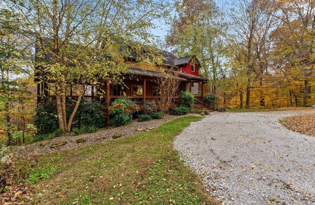 Luxueux New Lakefront Accueil personnalisé - 4 hectares isolés - eau profonde de mouillage