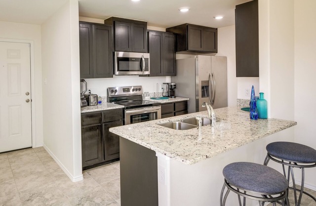 Luxurious Laredo Getaway - Unwind in Style!