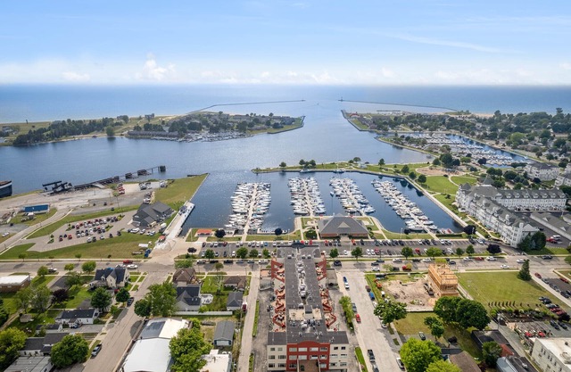 Luxurious Ludington Condo