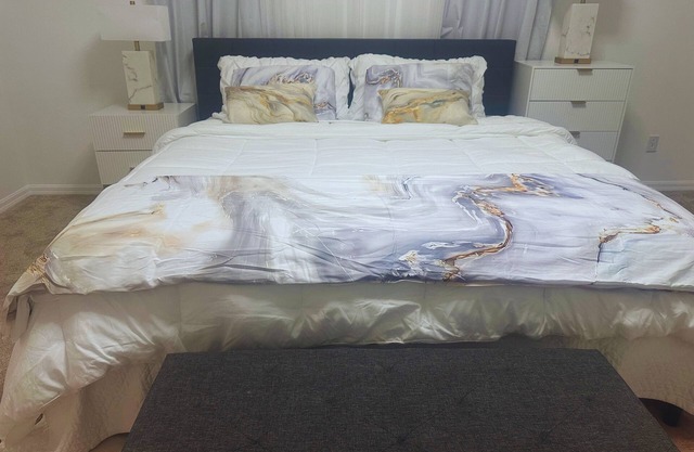 Luxurious Master Bedroom in pleasant Pahrump with AC, fitness room, WiFi