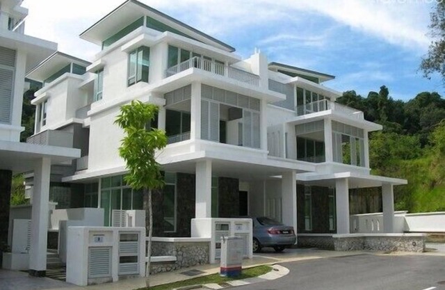 Luxueuse villa moderne de 3 étages