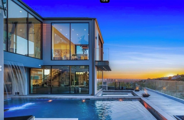 Luxurious Modern