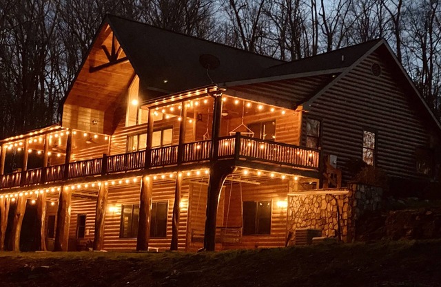 Luxurious Mountain Getaway w/ Pool and Sauna! Sleeps 20