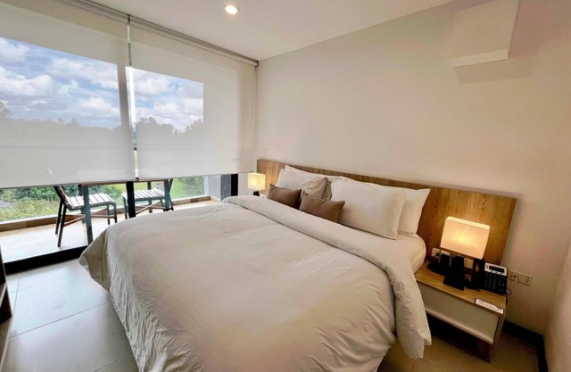 Chambre luxueuse avec vue sur la montagne et salle de bain privée à Rionegro en Colombie