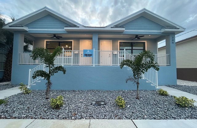 Luxurious new construction southwest Florida beach vacation home