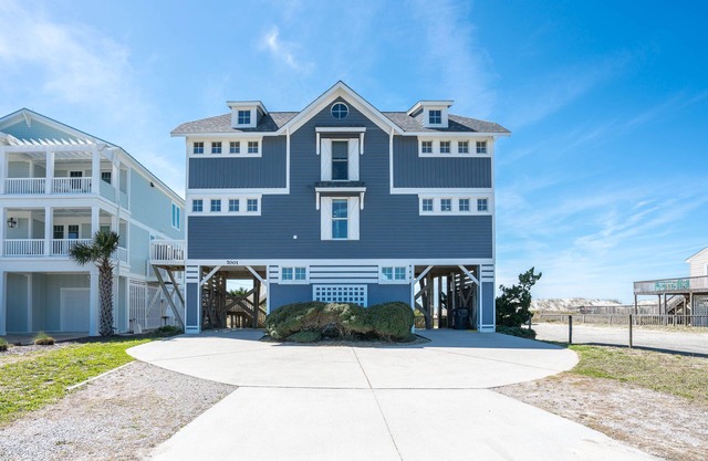 "Blue Bayou" Luxurious oceanfront located in OKI's Paradise Shores -