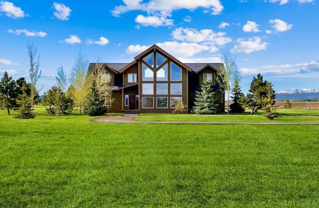 Cabine de luxe privée avec bain à remous et terrain de volley-ball, 4 acres