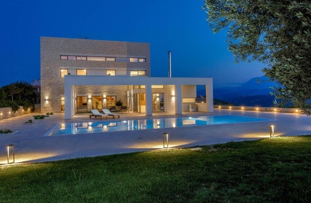 Luxurious Retreat Villa in Heraklion Crete