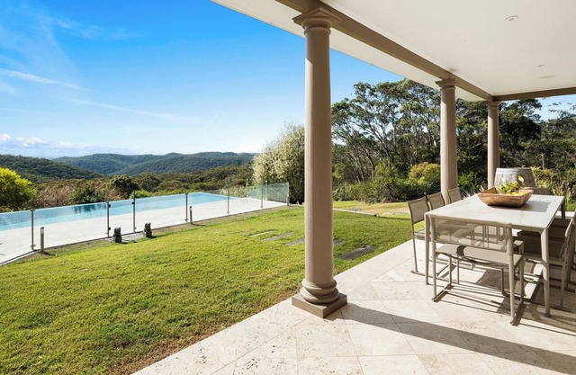 Luxurious Resort Style Escape plus pool and tennis court
