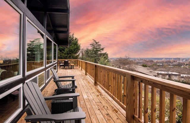 Luxurious Retreat w/ Stunning Views | Sleeps 16