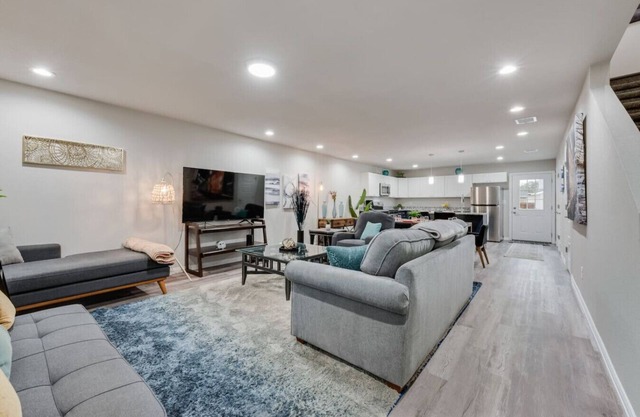 Luxurious River Home near Lockheed /FW Stockyards