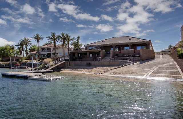 Luxueux Riverfront Home W / Private Beach & Waterfront Bar