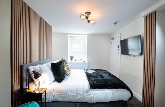 Luxurious Room & En-suite Bath