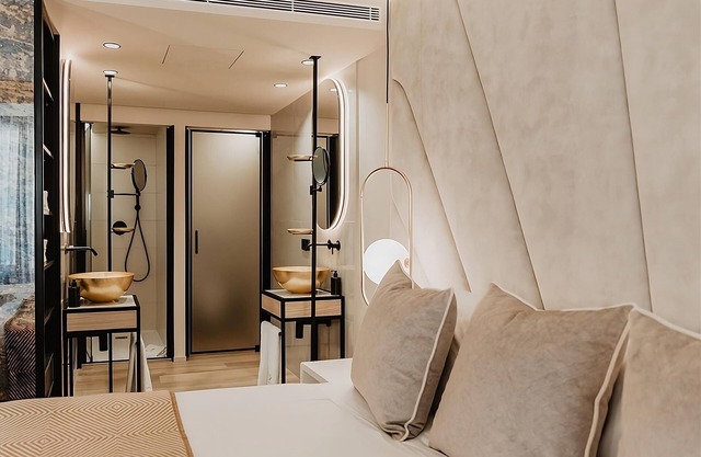 Luxurious Room in a Fabolous Location! Modern Suite w/ Large Window