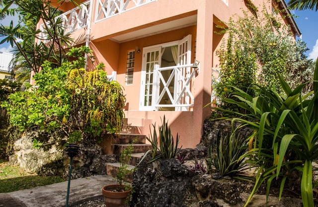 Luxurious self-catering villas available for short-term holiday rental