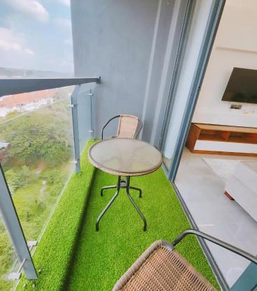 Luxurious Serene 1 bedroom in Lavington with green & City views!