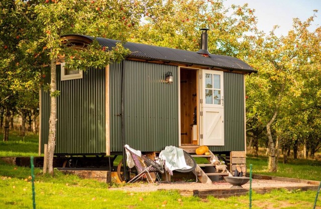 Luxurious shepherd's hut in a secluded countryside location with fantastic views