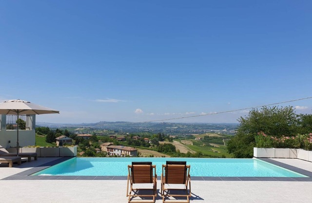 Maison de campagne luxueuse et spacieuse, vues splendides, piscine privée