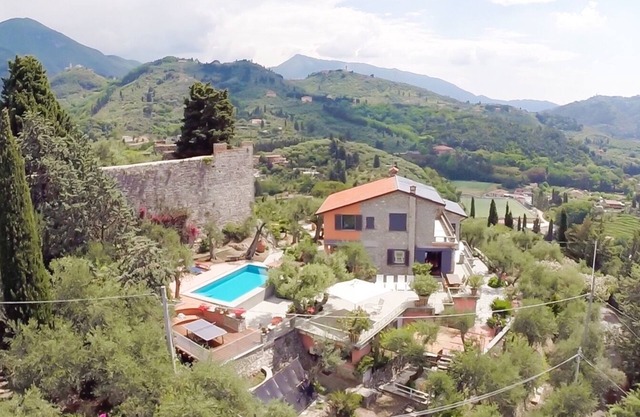 Villa toscane dans un cadre exceptionnel, piscine et vue sur mer