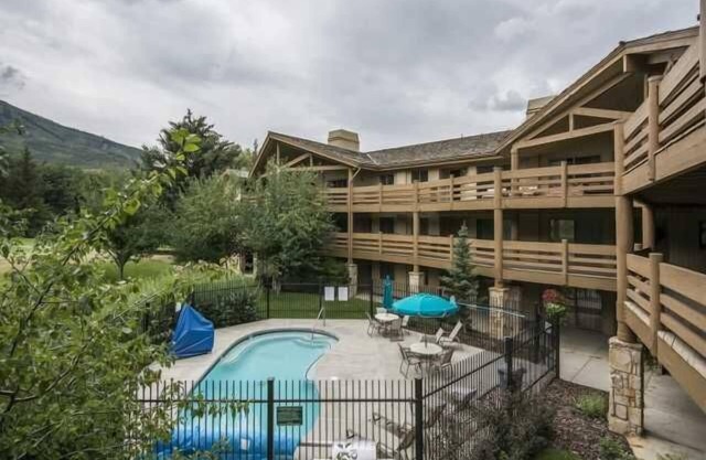 Luxueux et spacieux 2BR / 2BA Condo