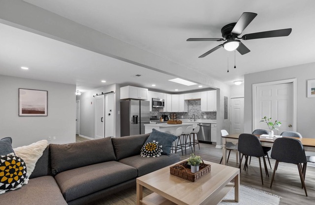 Luxurious Stay at Modern Town Center Bungalow