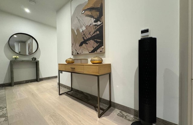 Luxurious Studio: Central Prime Reading Location
