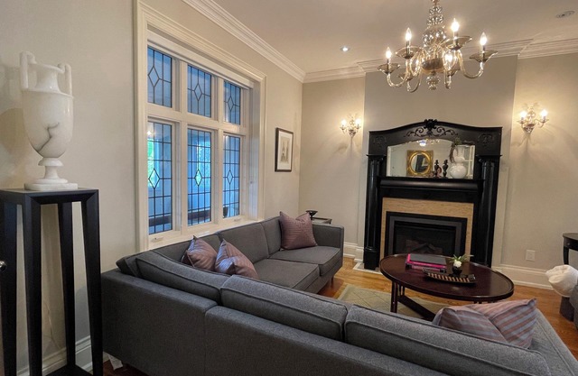 Luxurious Suite in the Heart of Little Italy