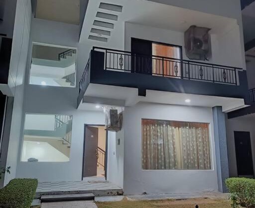Luxurious villa in VERY POSH colony near to Prem Mandir