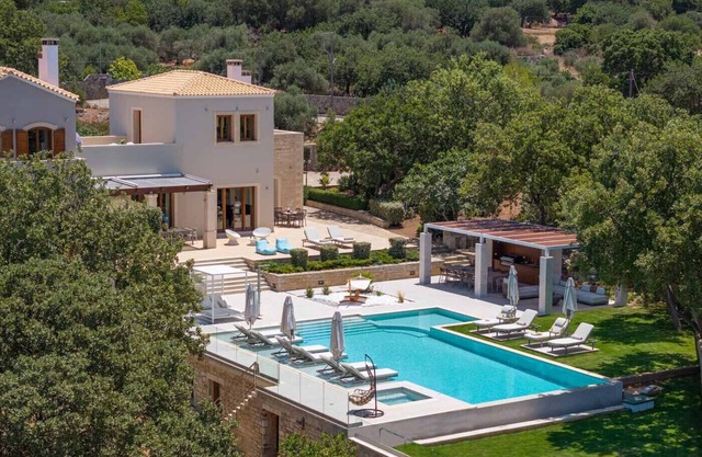 Luxurious Villa Liandri – 600 m² Resort