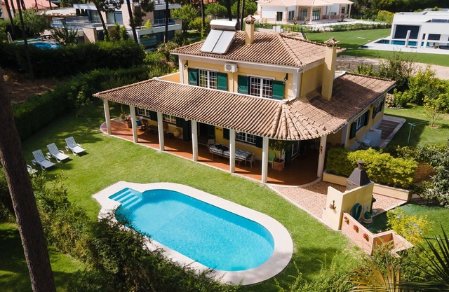 Luxueuse villa sur un golf, piscine, proche belles plages(Lisbonne-Portugal)