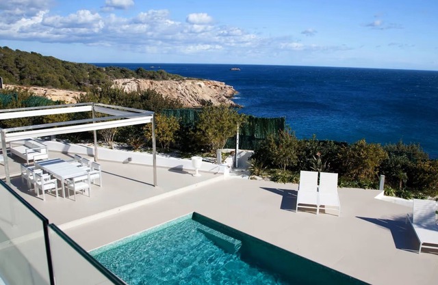 Luxurious Villa with Private Bay, Pool, Terrace, Gorgeous Viewsi