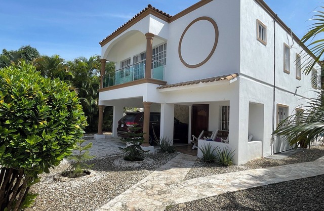 Luxurious villa with breathtaking panoramic views - your dream home awaits!