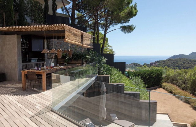Villa luxueuse vues spectaculaires - très grande piscine type balinaise