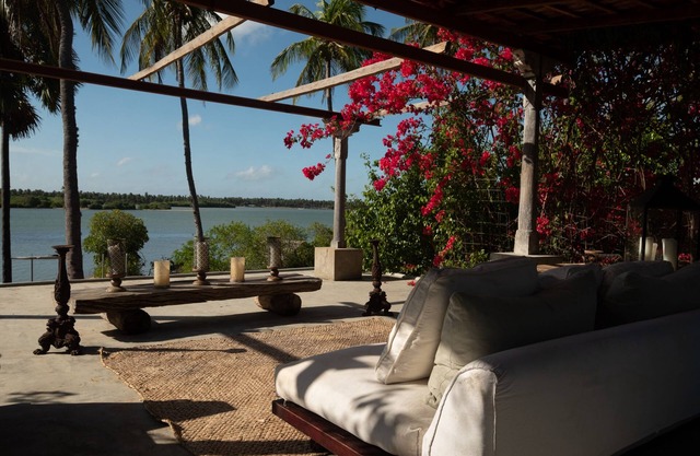 Luxurious Villas by the Lagoon. Surrounded by Lush Greenery