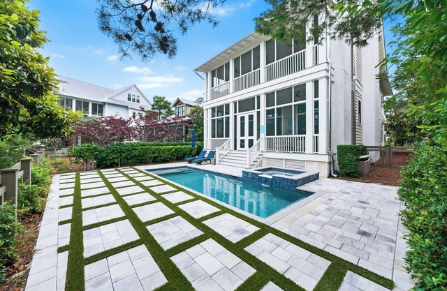 Designer 6 Bedroom Home w / Chariot électrique, cuisine gastronomique et plus encore!