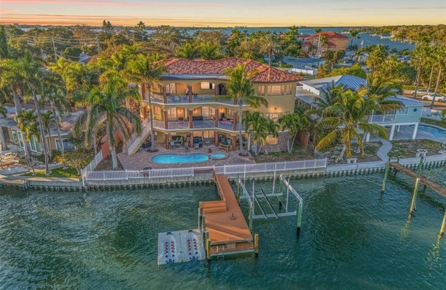 Luxurious Waterfront Mansion! Minutes to the Beach!
