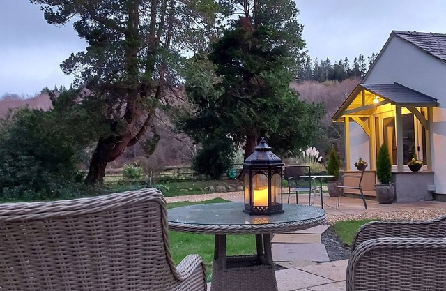 Luxury 1 bed lodge large gardens , close to Conwy