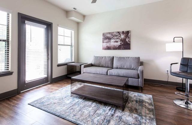 Luxury 1 Bedroom Apartment by Stay Gia