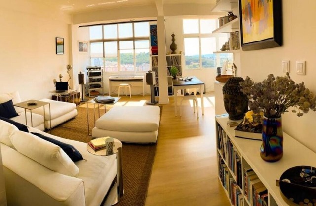 Premier étage d'un duplex luxueux avec une très belle vue