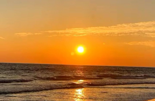 Luxury 1/1 Condo Fully Upgraded Rite Near Beach Access